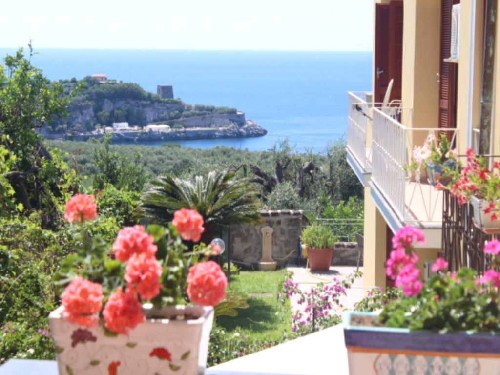 Faraglioni Di Sorrento Guesthouse Стая снимка