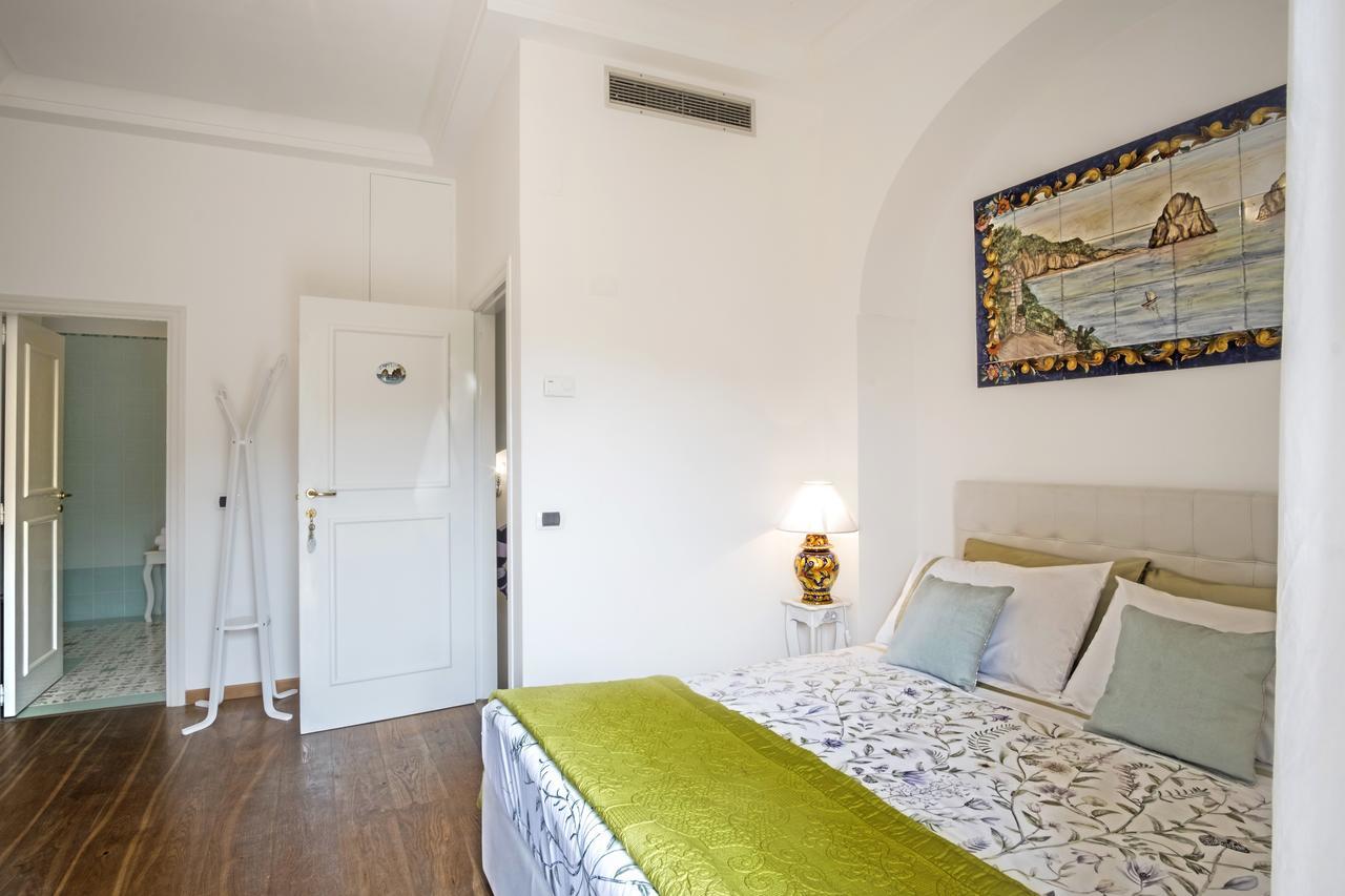 Faraglioni Di Sorrento Guesthouse Екстериор снимка